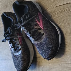 Brooks anthem 2 - women's size 6.5